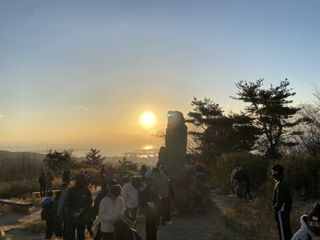 菊水山　山頂　石碑　初日の出　