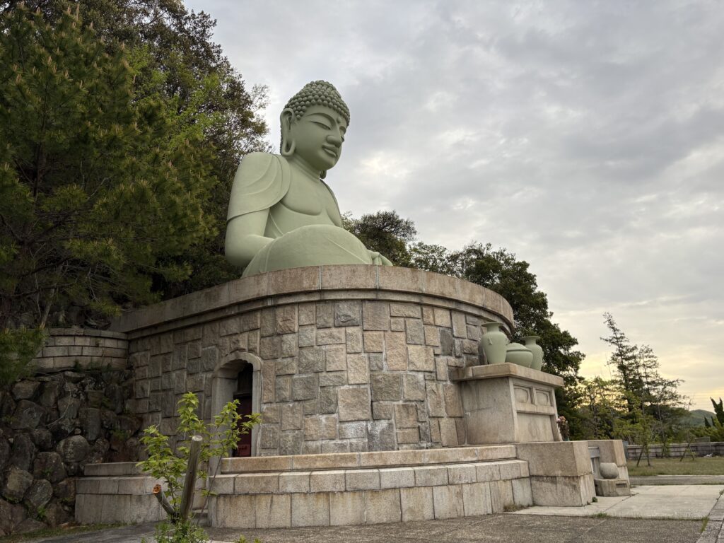 補修された鵯越大仏　2026年4月