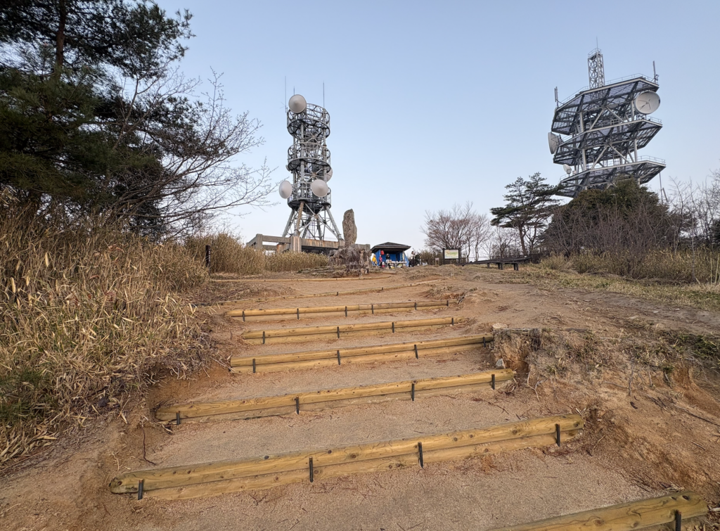 ゴミ回収後の山　2026年4月撮影