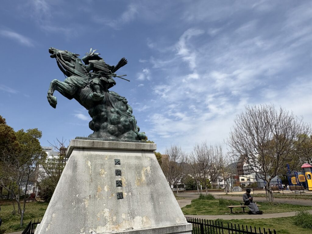 大楠公像　湊川公園　大楠公六百年祭
