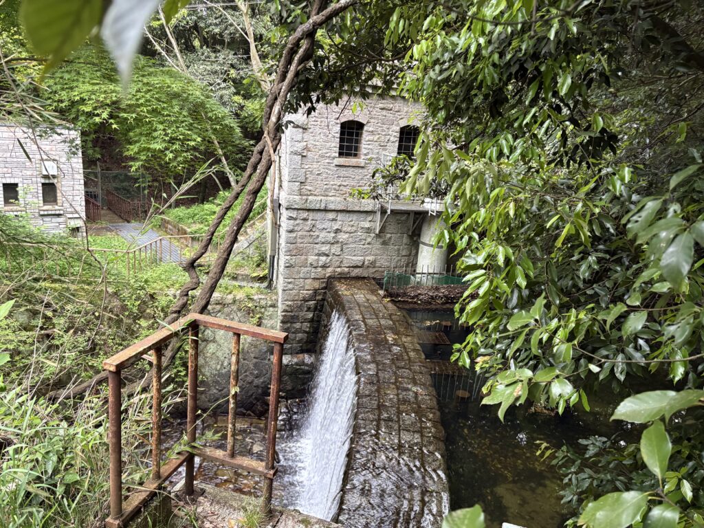 烏原水源分水堰堤
