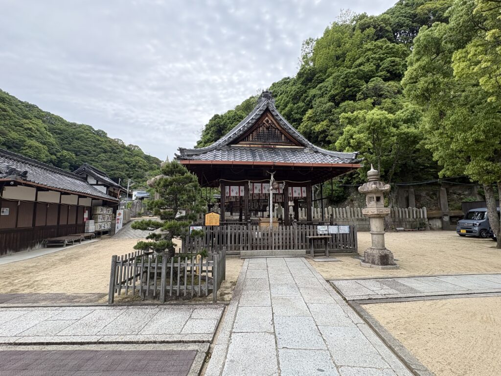 祇園神社全景　烏原神社