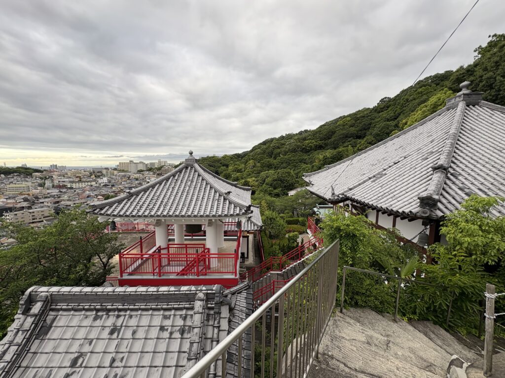 立江寺の外観、境内