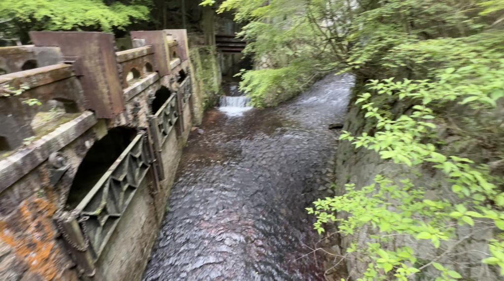 烏原水源締切堰堤