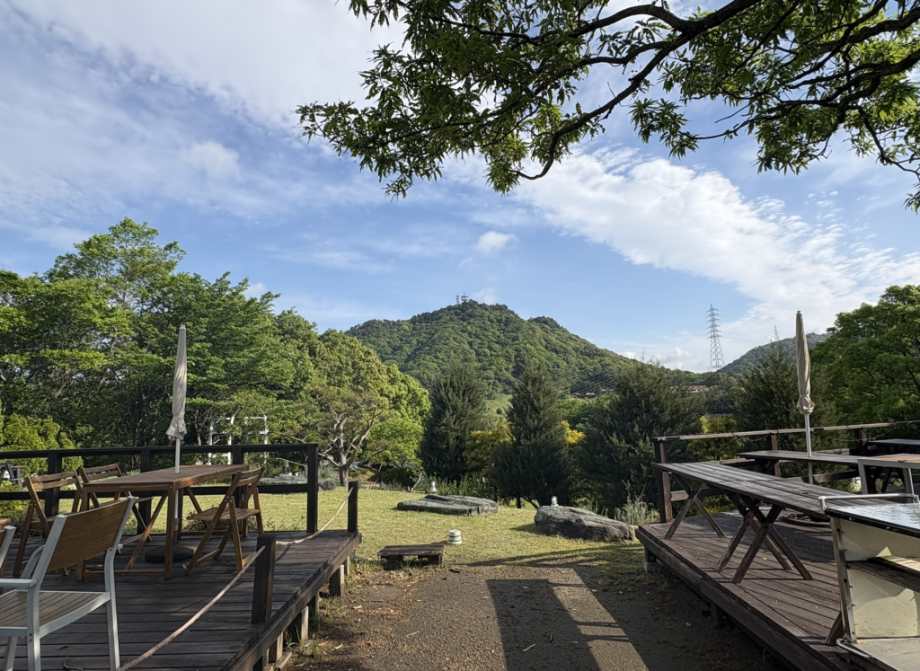 菊水山ゴルフ場風舎から見る菊水山