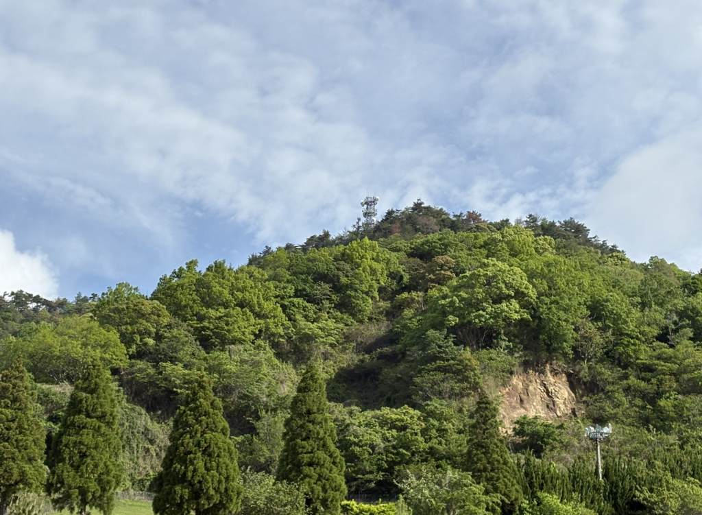 菊水山ゴルフ場から見る菊水山２