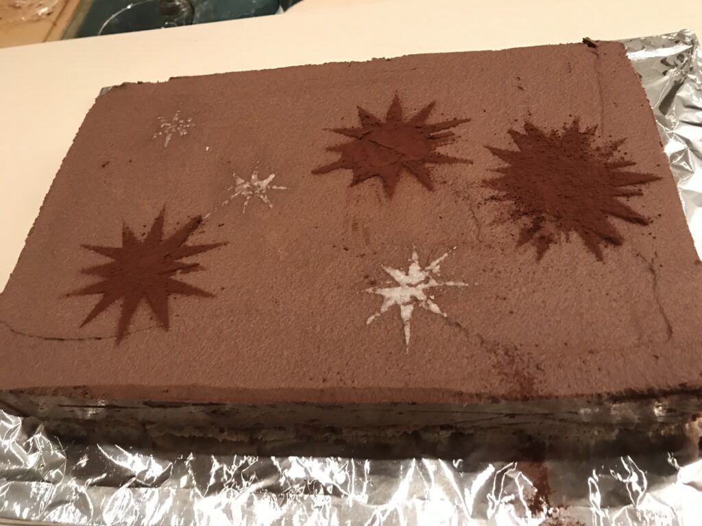 ホストファミリーが用意してくれていたケーキ。前菜、メイン、チーズ、デザートへと続く食事の締めくくりまで、丁寧にもてなしていただいた。