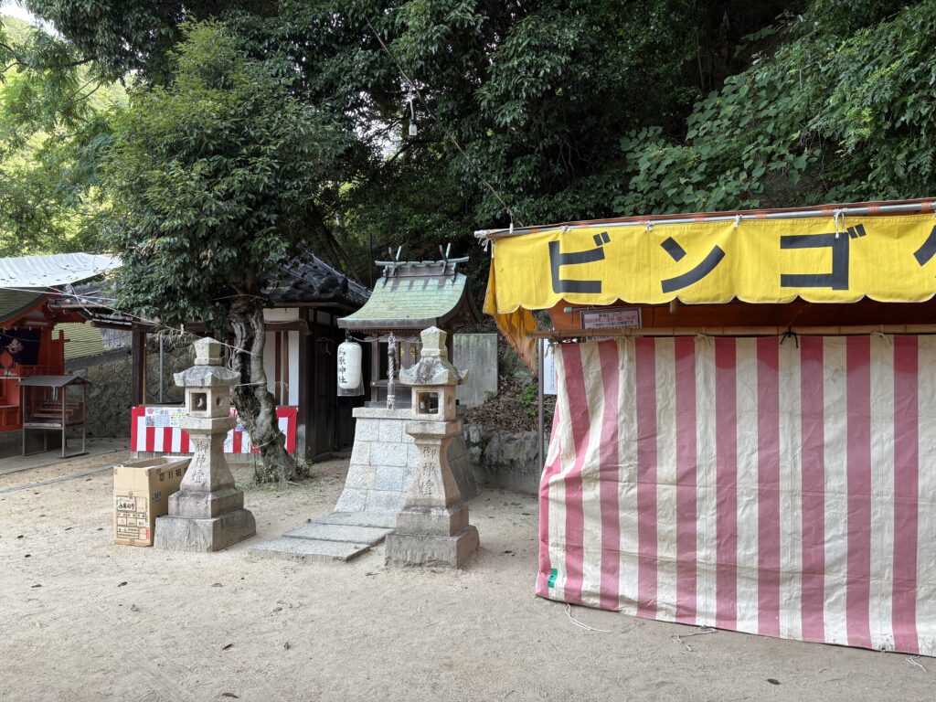 烏原神社横のビンゴゲーム会場